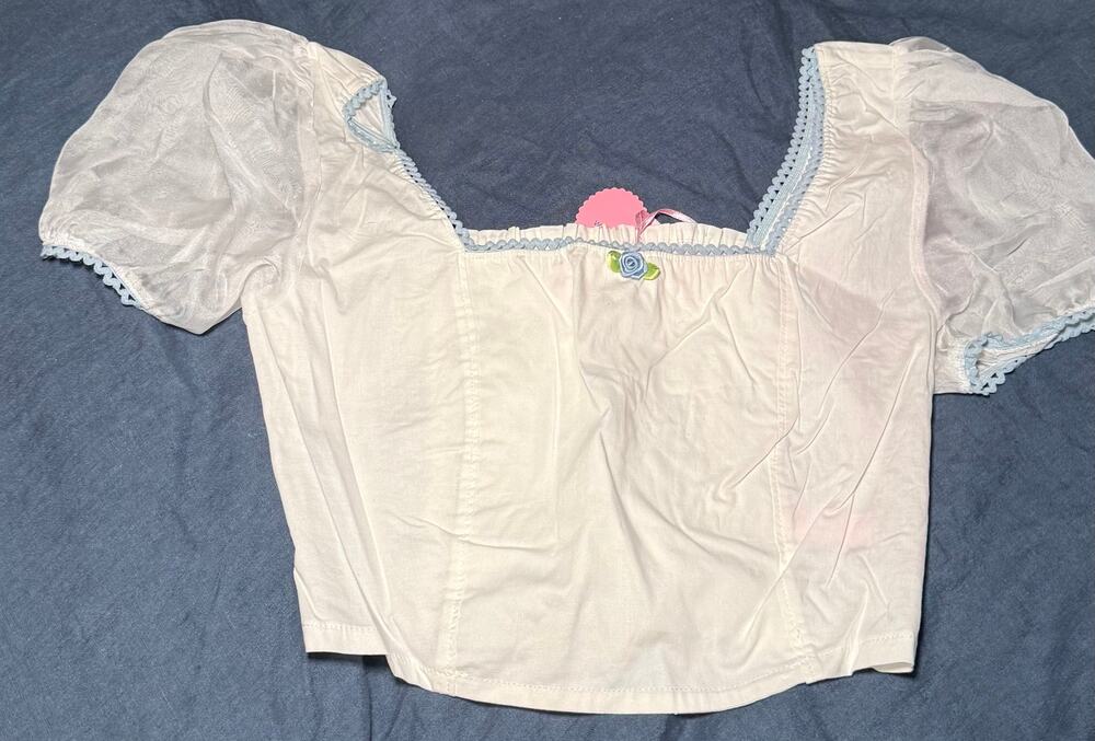NWT Rose Detail Puff Sleeve Crop Top Size Small